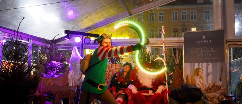Elfy dały LED show na jarmarku