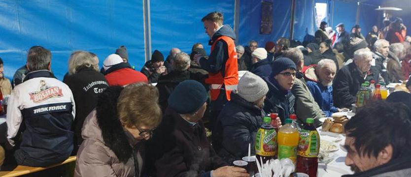 Wigilia dla potrzebujących przy szczecińskiej katedrze