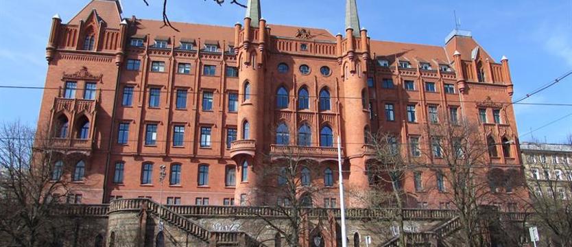 Wpłynęły trzy oferty na remont i renowację tarasu Czerwonego Ratusza