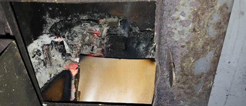 Mandat za zatruwanie powietrza. Palił płytami paździerzowymi