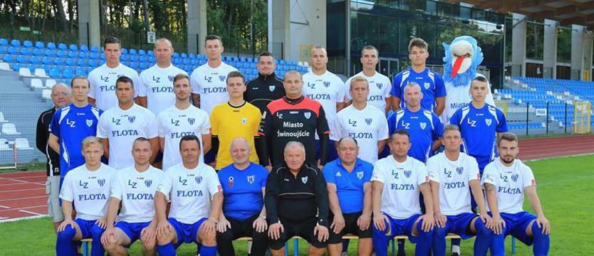Piłka nożna. Flota nowym kursem