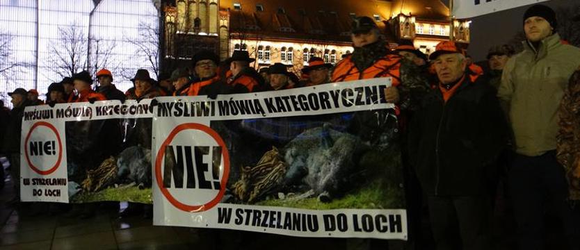 Protestujący: „Trzeba przerwać to szaleństwo!"