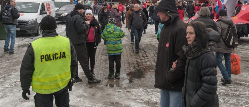 Puszki, serca i mundury. Policjanci mają czuwać nad wolontariuszami