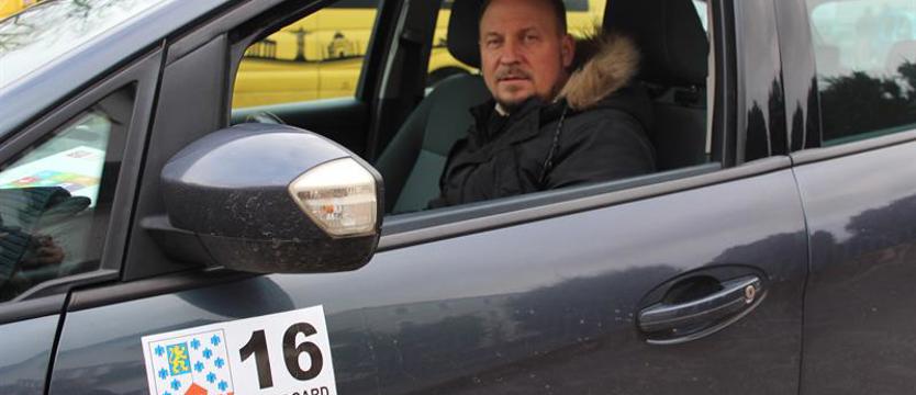 Taksówkarzy coraz mniej