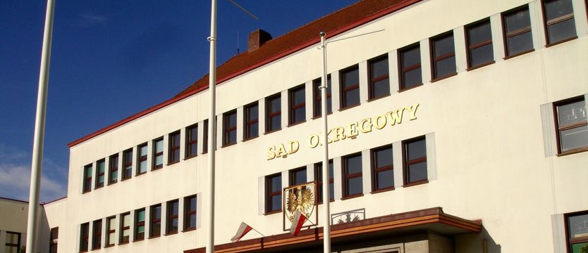 Zaatakował 14-latkę siekierą. Posiedzi 10 lat