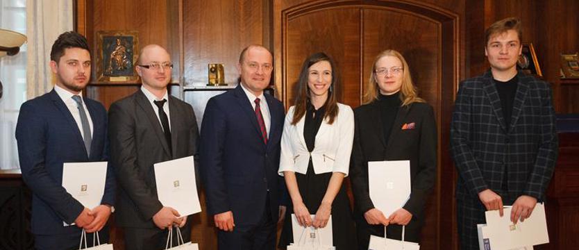 Stypendia od prezydenta dla studentów i doktorantów