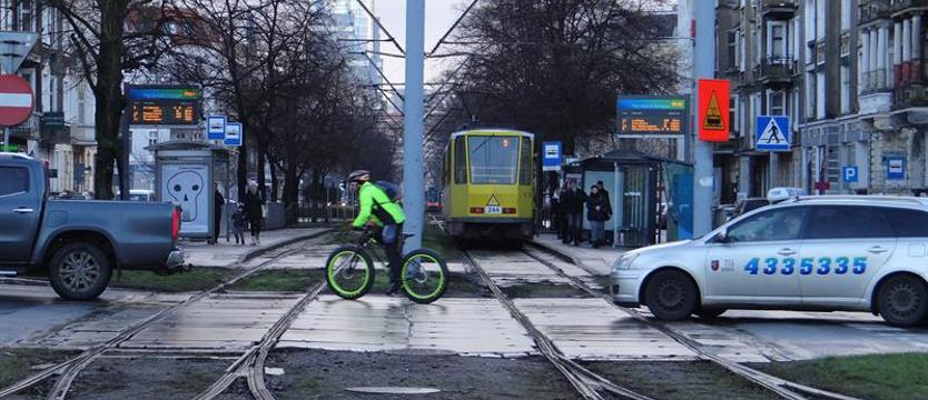 Falstarty komunikacyjnej rewolucji