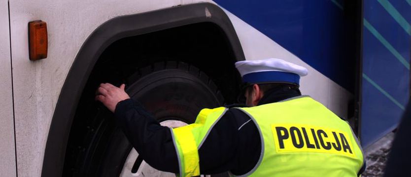 Rozpoczęły się ferie, policja kontroluje autokary