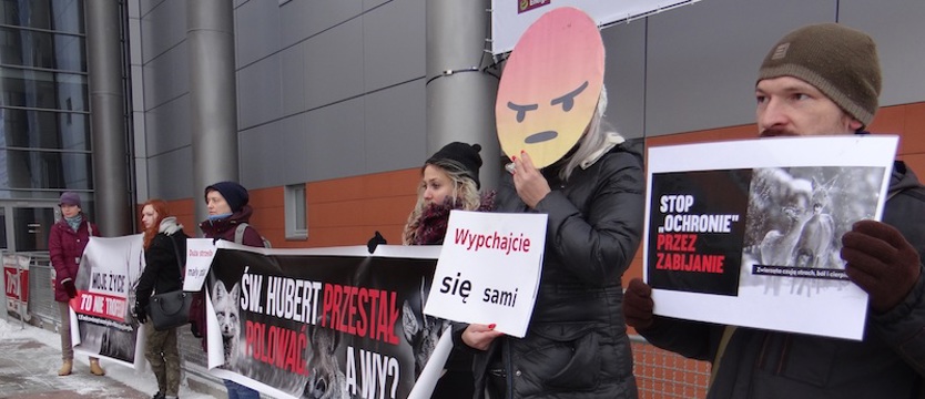 Targi i protest BASTA