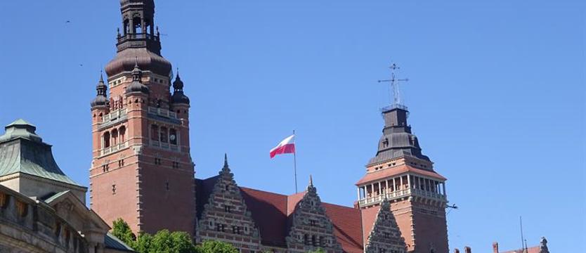 Flaga ma być na stałe