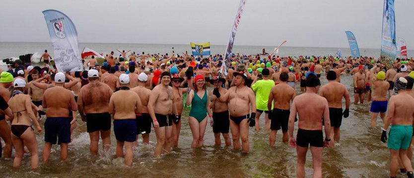 Miasto morsów bije rekordy. Zanurzyły się 4904 osoby