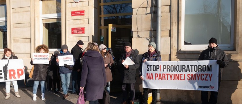 Dozór policyjny wciąż obowiązkowy