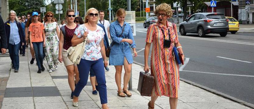 Powrót do przeszłości i inne spacery z przewodnikami
