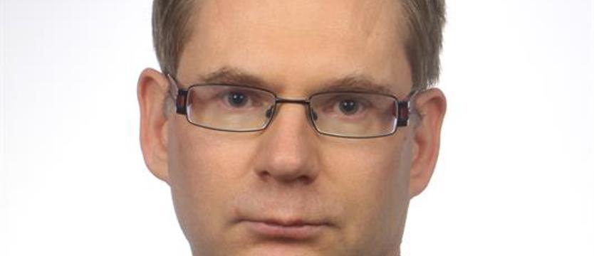 Wojna, manipulacja i bikini trolle