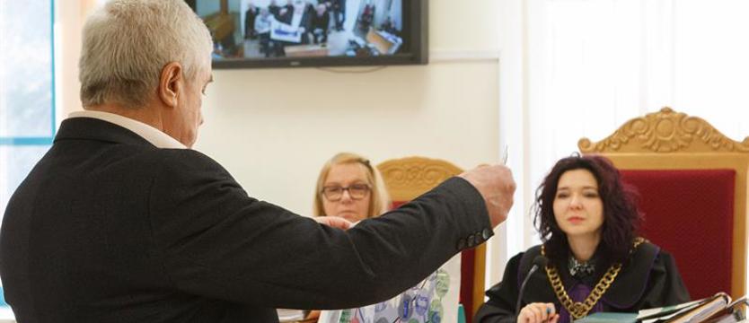 Baza paliwowa początkiem kłopotów Porty Holding?
