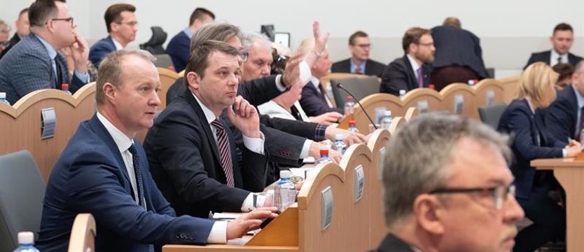 Sesja sejmiku. Dwie szkoły do likwidacji