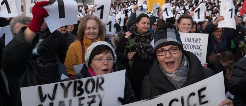 Zobacz reportaż „Strajk kobiet trwa”