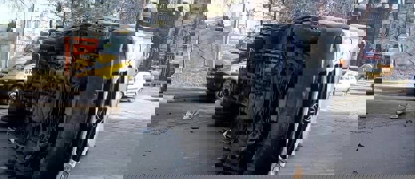 Przewrócona ciężarówka zablokowała ul. Tama Pomorzańska