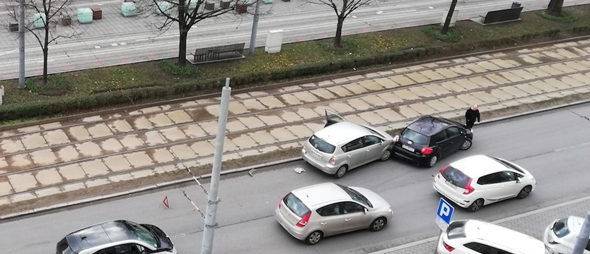 Usuwają skutki dwóch kolizji