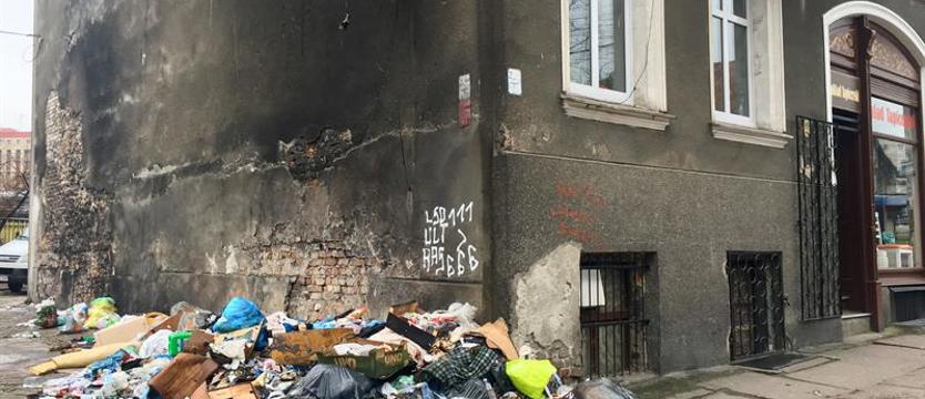 Kamienica i odpadów fura