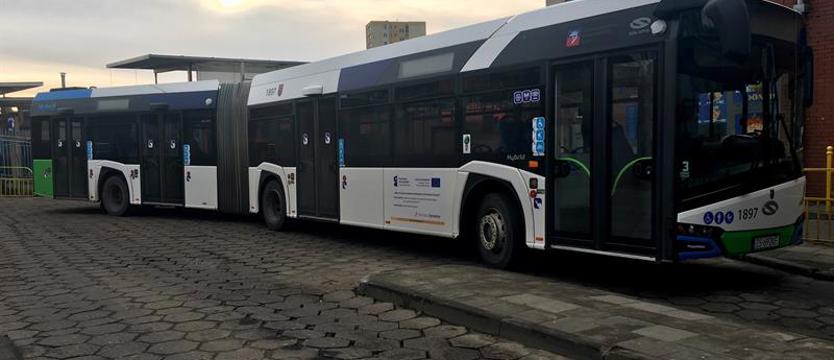 Autobusy taniej o miliony