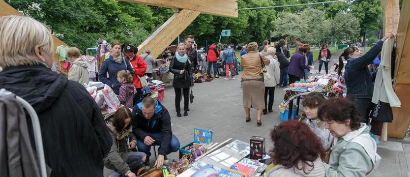 Niedzielny pchli targ na Pogodnie