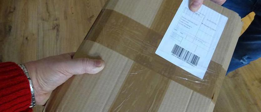 Odnalazł się defibrylator. Po dwóch latach, w paczce
