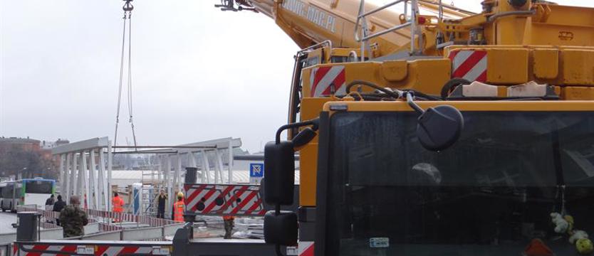 Żuraw nad dworcem PKP w Szczecinie