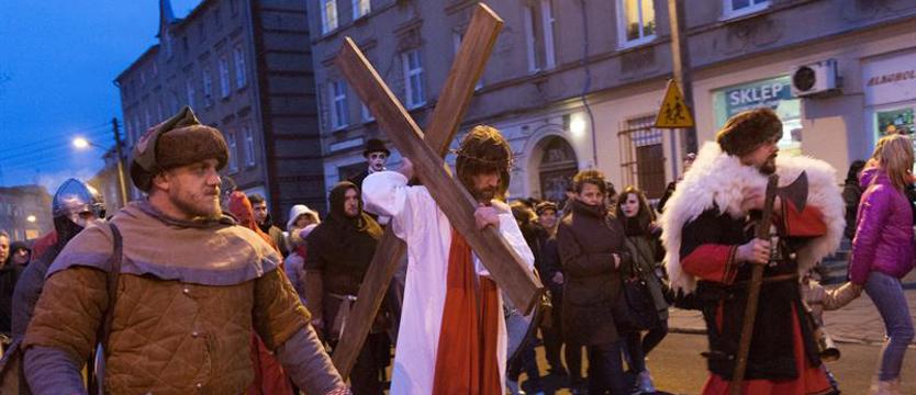 Drogi krzyżowe i utrudnienia na ulicach Szczecina