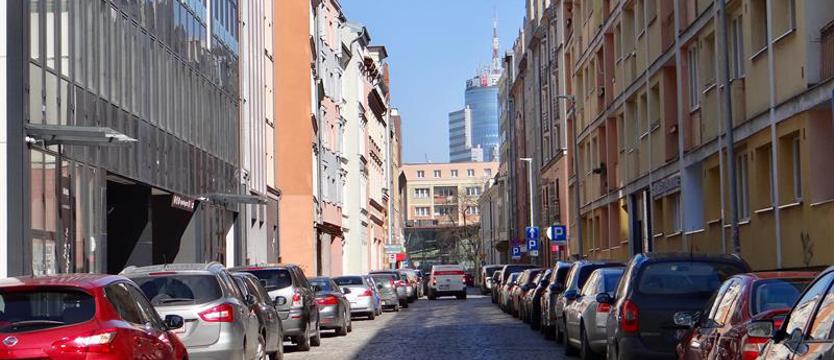 Uliczny eksperyment na organizmie miasta. Co z tą Tkacką?