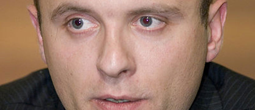 Piskorski wepchnięty na salę rozpraw