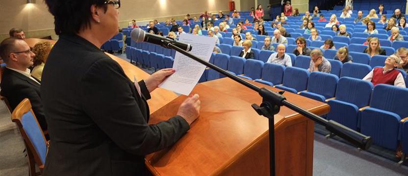 Napisz dyktando, wygraj pieniądze