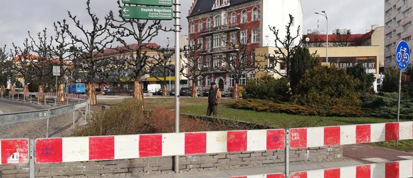 Jednozdaniowe uzasadnienie dotyczące zmiany nazwy placu