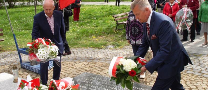 Niech się święci 1 Maja! Przy pomniku i przed koszalińskim ratuszem