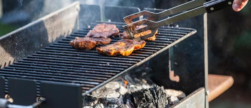Czego nie można podczas grillowania