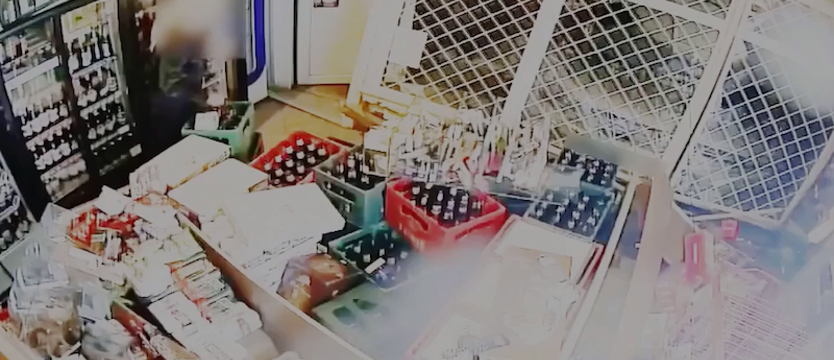 Wjechała autem do monopolowego. Grozi jej 10 lat więzienia