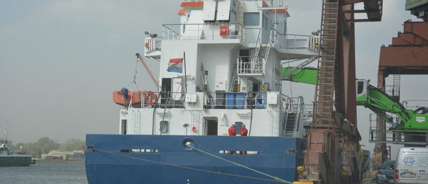 Tytoniowa kontrabanda na statku w szczecińskim porcie