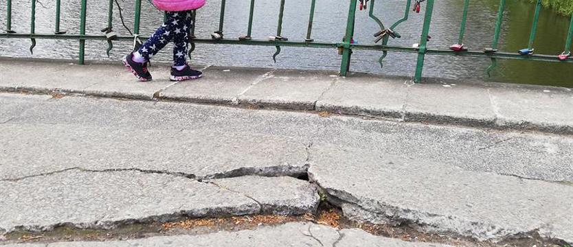 Rusałka i kolejny zabytek w ruinie