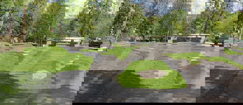 Pumptrack czeka na miłośników rowerowych zabaw