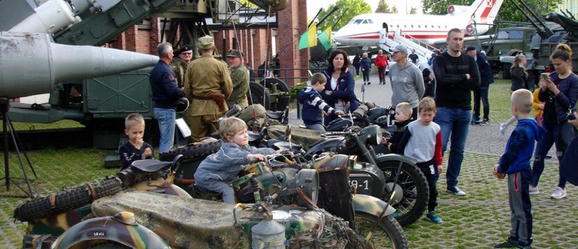Głośno, wesoło i w wojskowym stylu