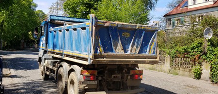 Ciężarówki rozjeżdżają Pogodno