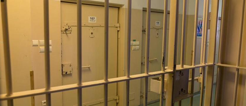 Jaki: Mężczyzna, który zaatakował policjanta w Busku-Zdroju będzie odpowiadał za usiłowanie zabójstwa