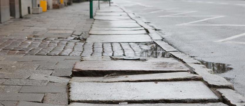 ZDiTM przeciwko krzywym chodnikom