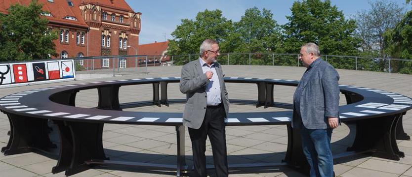 Okrągły Stół na dachu Przełomów