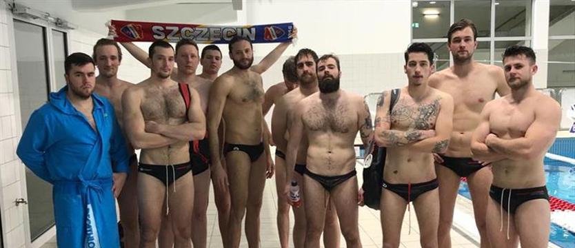 Piłka wodna. Czekając na listonosza