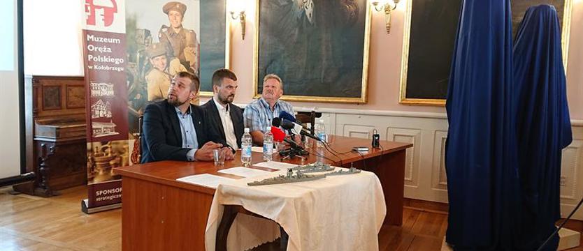 „Lützow” w Kołobrzegu. Taaaki pocisk!