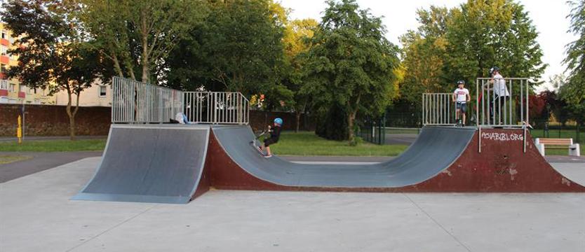 Niebezpiecznie w skateparku