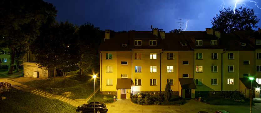 Meteorolodzy ostrzegają przed burzami z gradem i trąbami powietrznymi