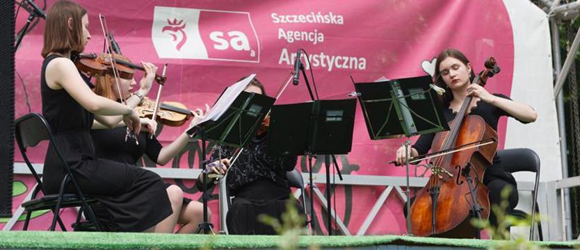 Koncertowo i warsztatowo w Różance