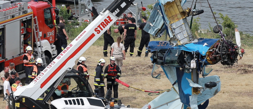 Samolot wpadł do Wisły podczas pokazów. Pilot nie żyje